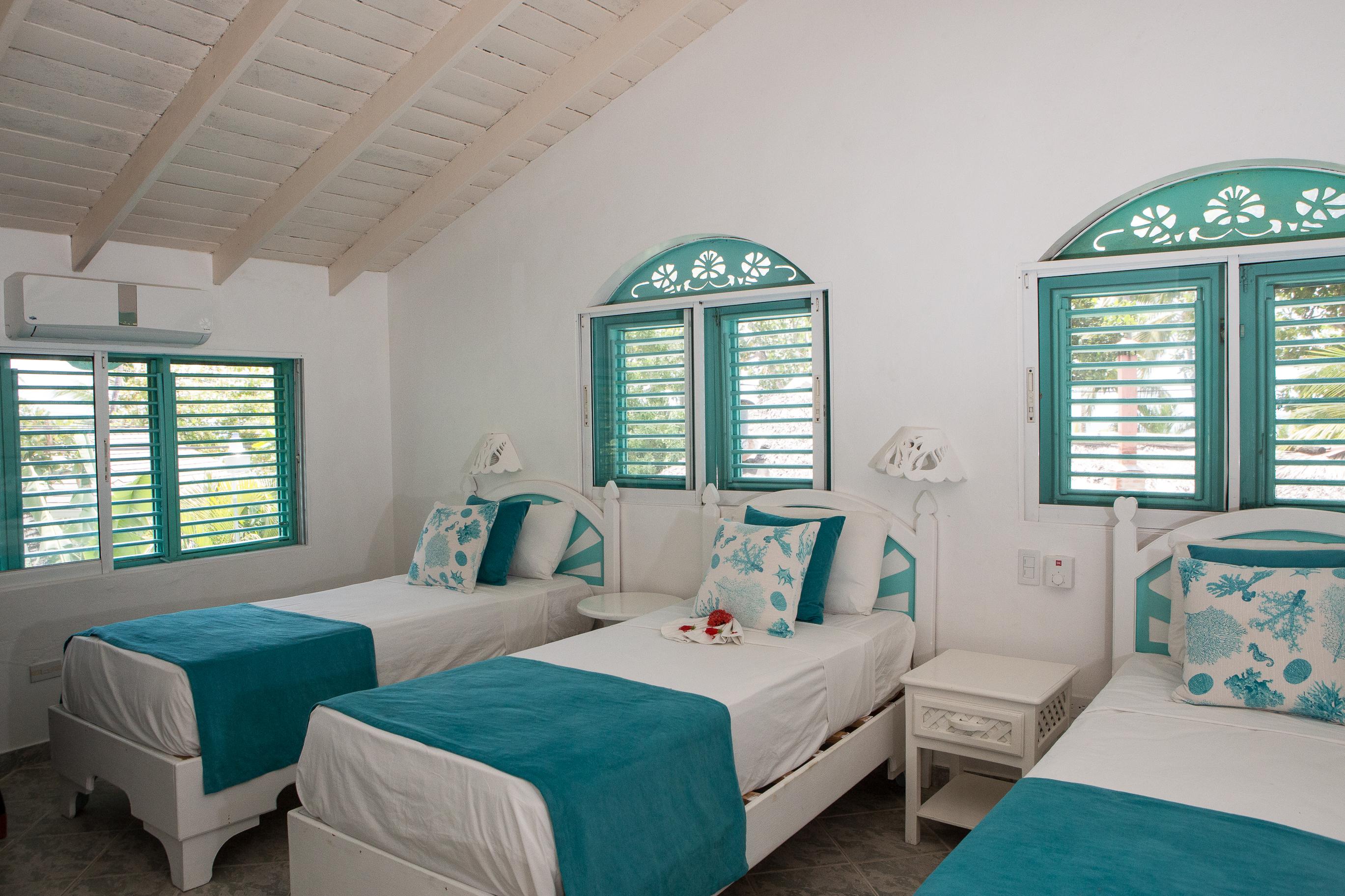 Hotel Playa Colibri ลาสแตร์เรนาส ภายนอก รูปภาพ